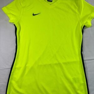 Nike dri fit shirt women small